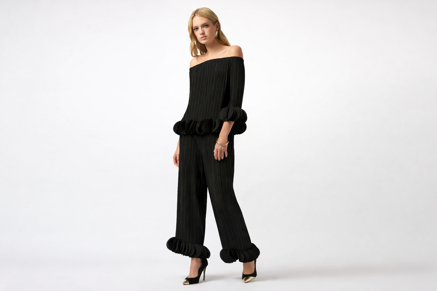 The Ultimate Travel Outfit: Why Matching Sets Are Every Woman’s Go-To in 2026