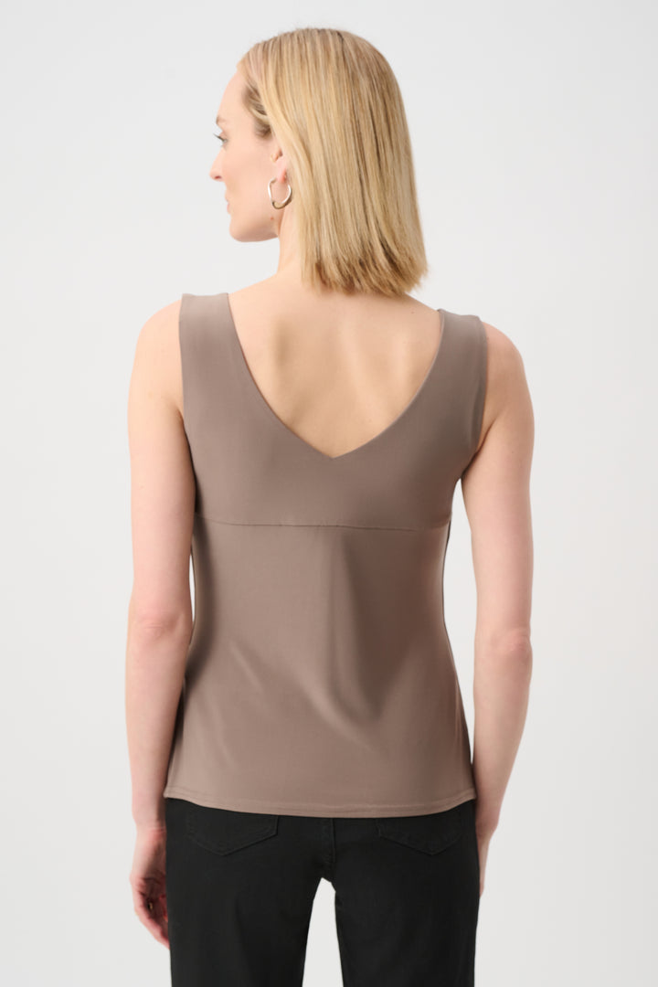 Classic V-neckline Cami Style 201546F26