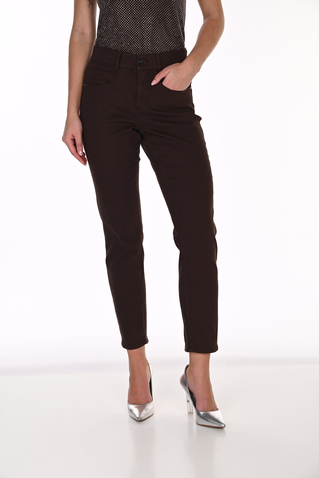 Slim Fit High-Waisted Jeans Style 213126U
