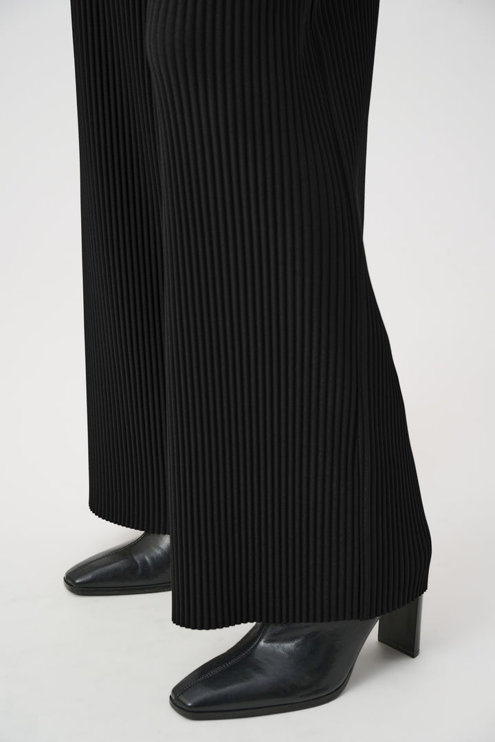 Pleated Scuba Crepe Wide-Leg Pants Style 254006F26