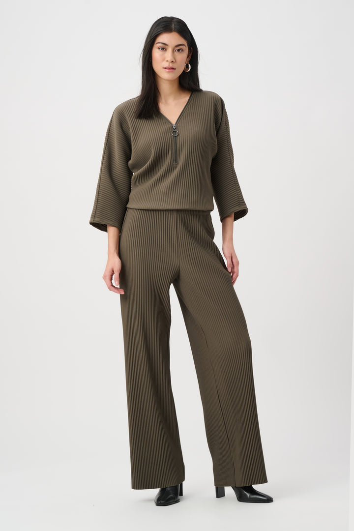 Pleated Scuba Crepe Wide-Leg Pants Style 254006F26