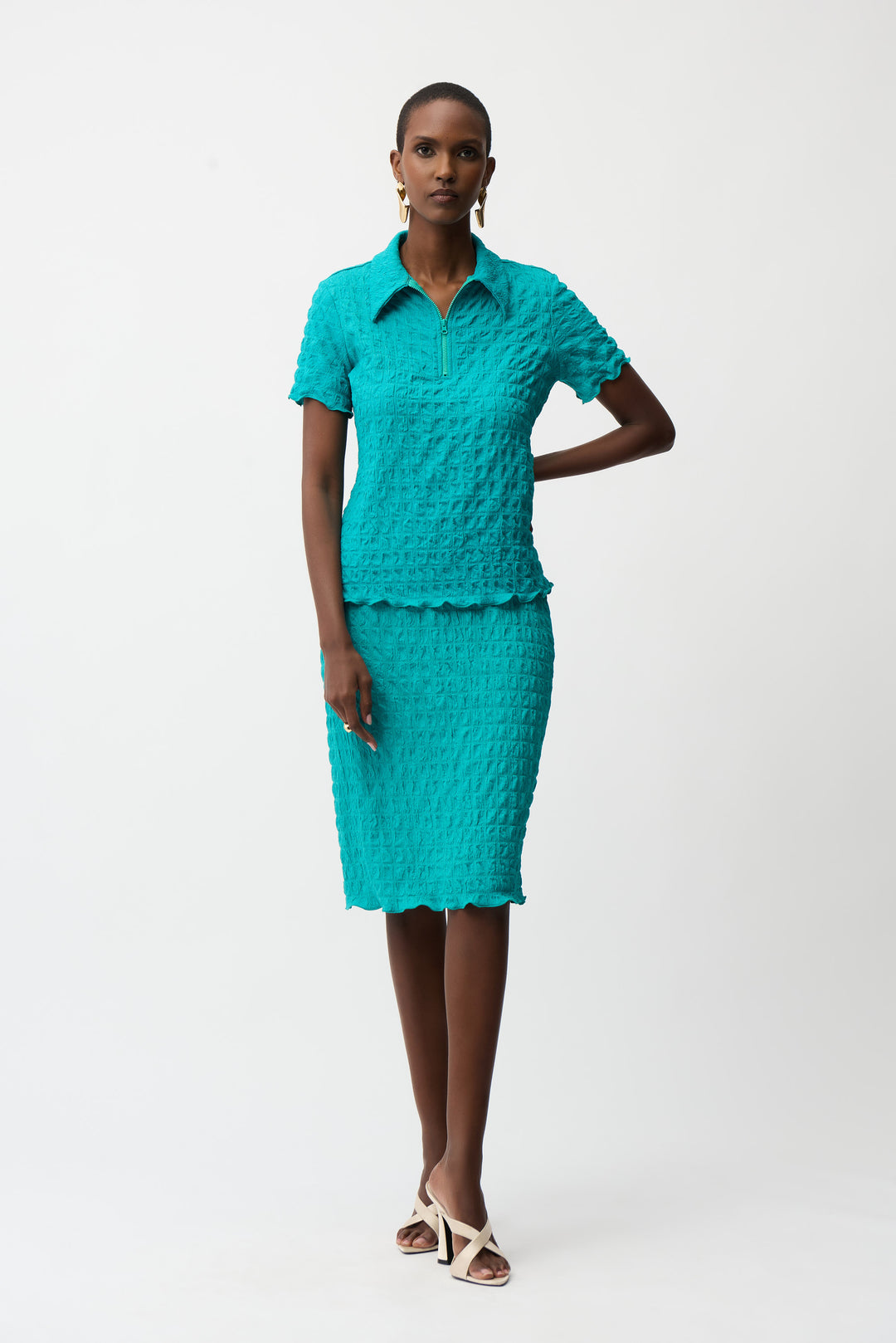 Textured Knit Fitted Top With Zipped Neckline 261071
