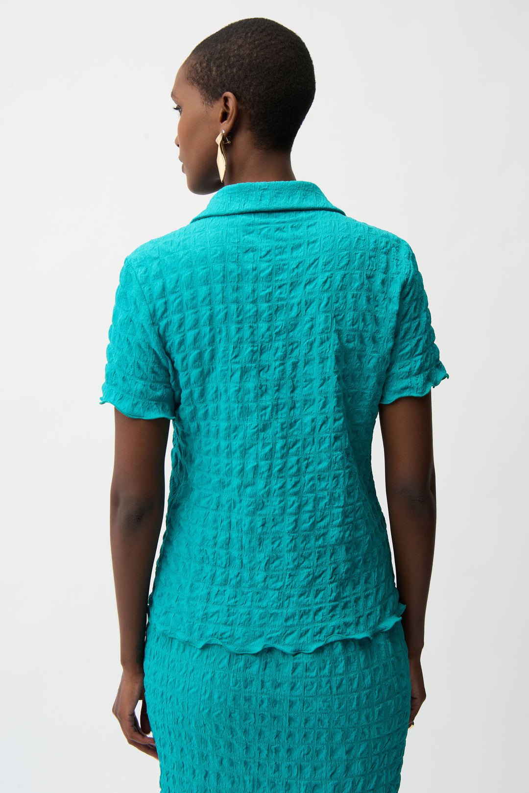 Textured Knit Fitted Top With Zipped Neckline 261071