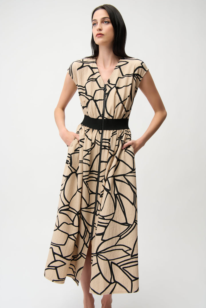 Seersucker Abstract Print Fit and Flare Dress 261163