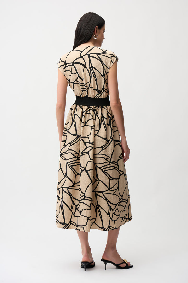 Seersucker Abstract Print Fit and Flare Dress 261163