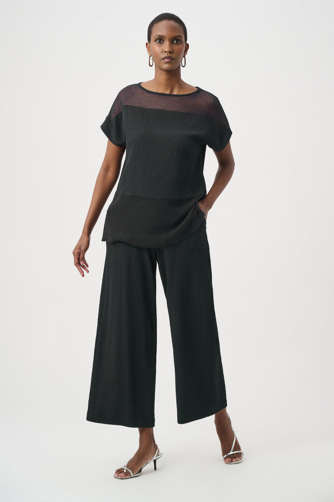 Seersucker Pull-On Crop Pants With Front Pockets 261197