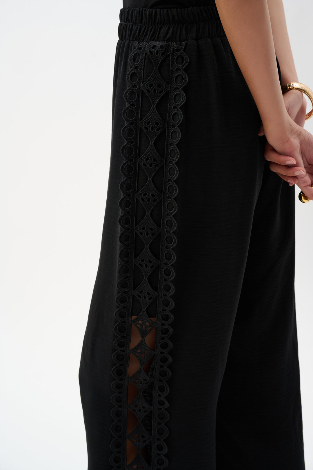 Gauze Wide Leg Pull-On Pants With Guipure Trim 262184