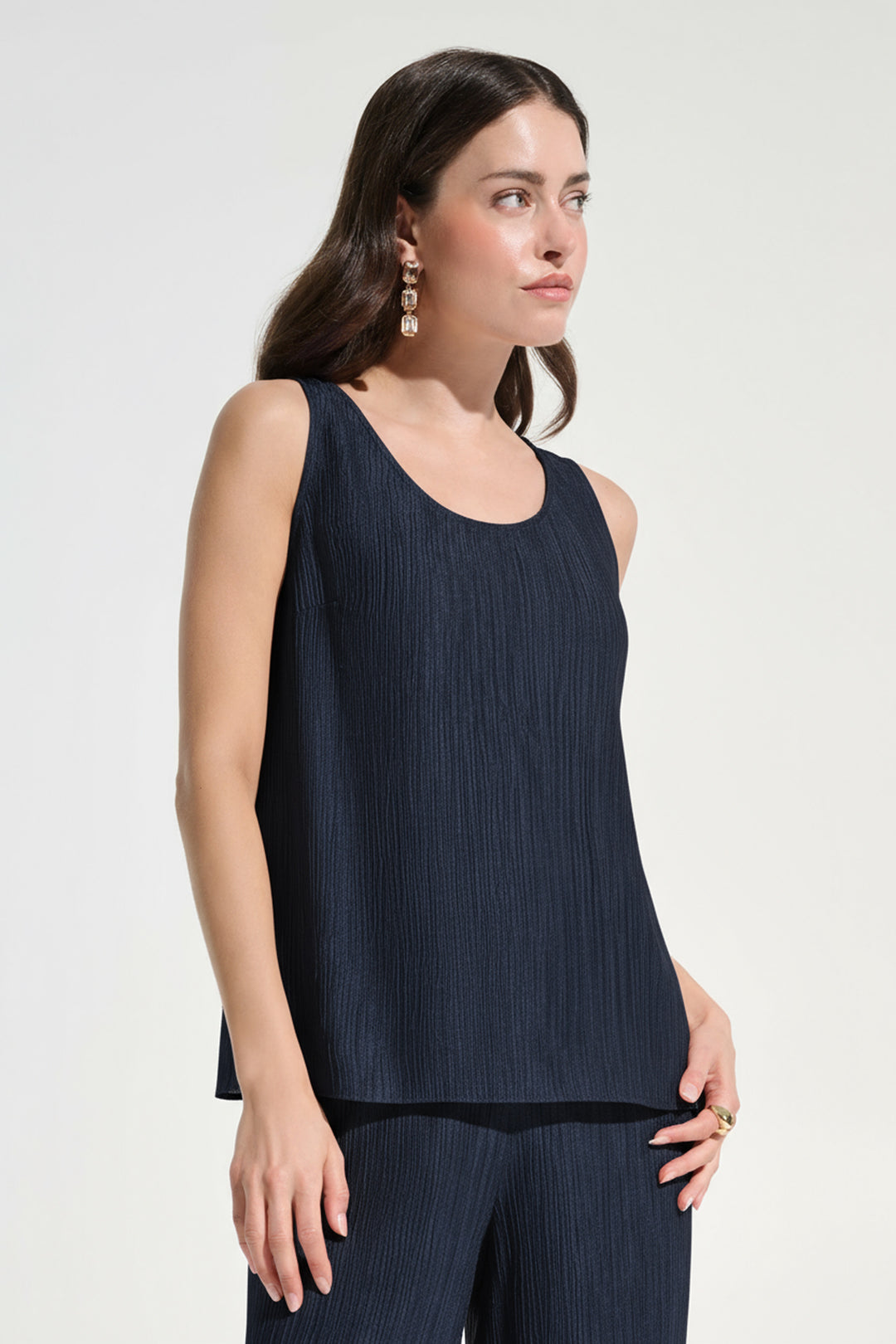 Crinkle Jacquard Sleeveless Straight Top 262721