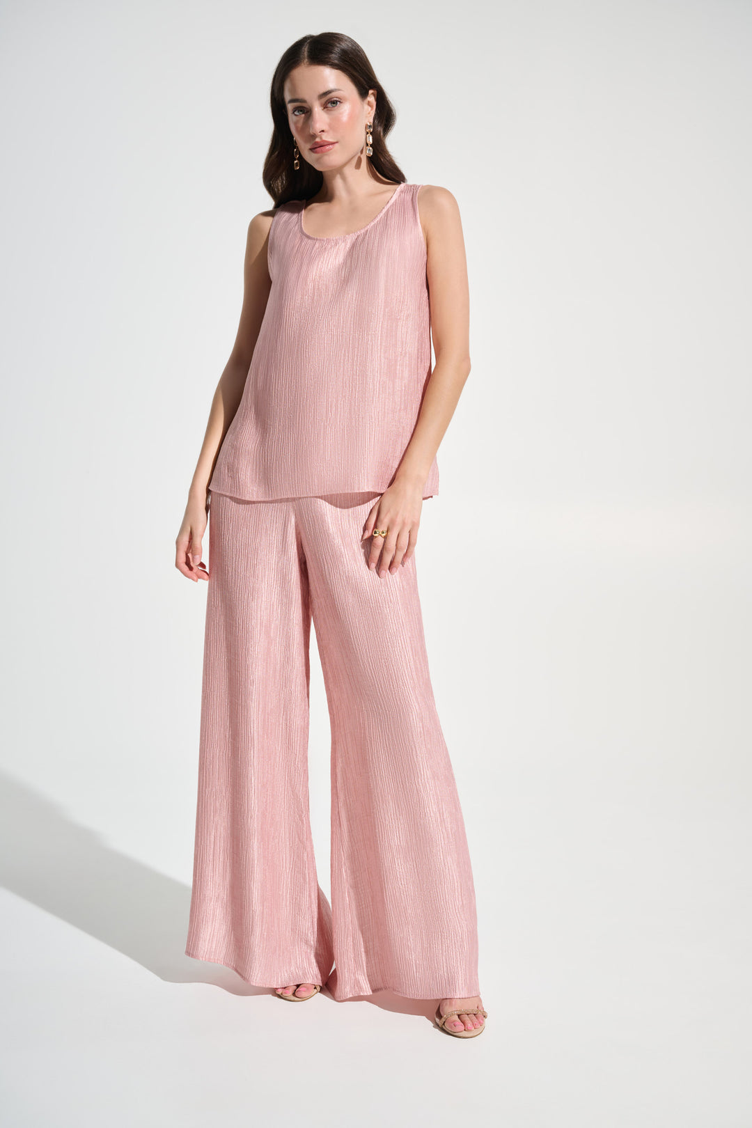 Crinkle Jacquard Sleeveless Straight Top 262721