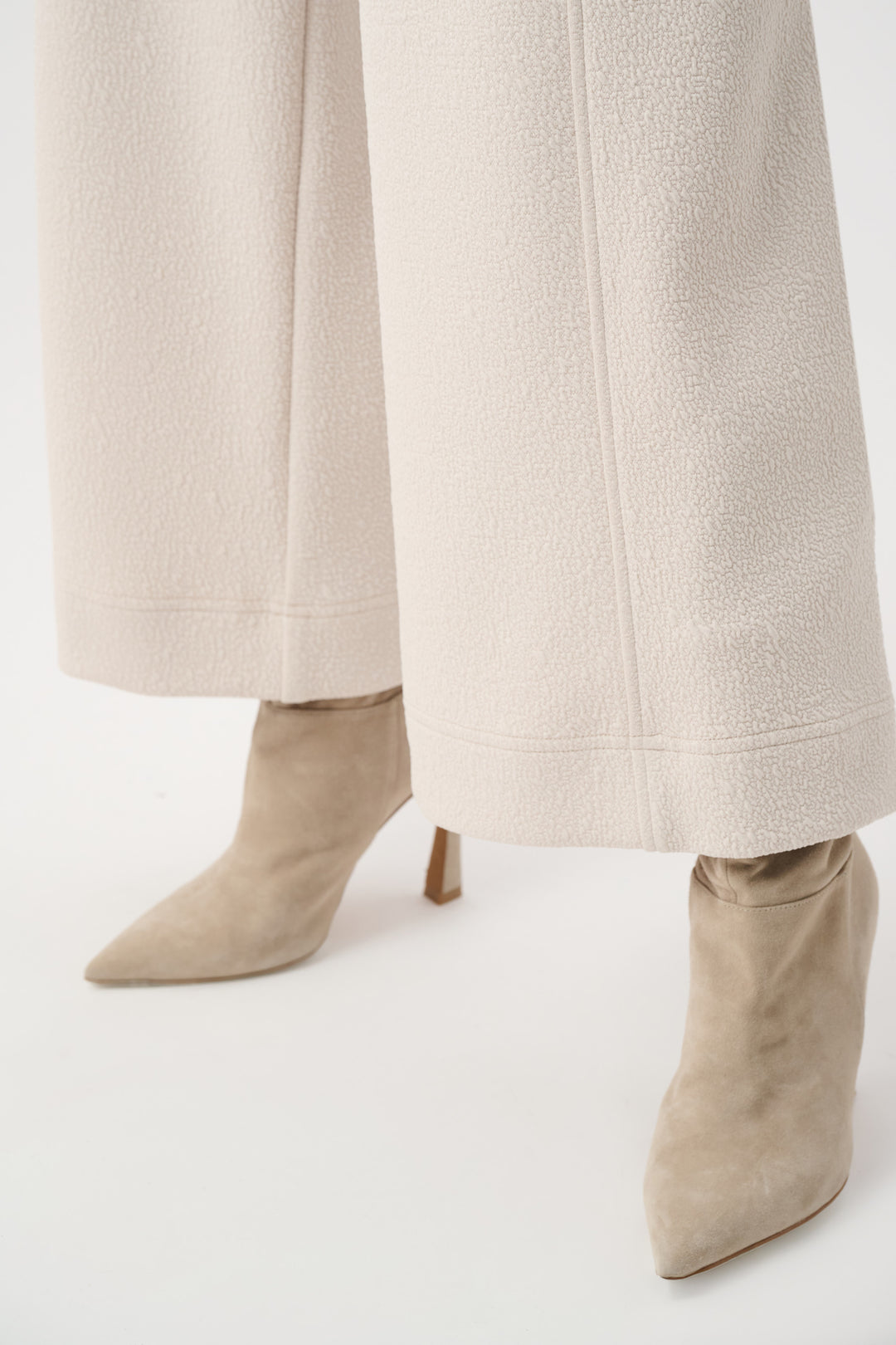 Textured Knit Jacquard Culotte Pants With Pin-Tuck Detail Style 263047