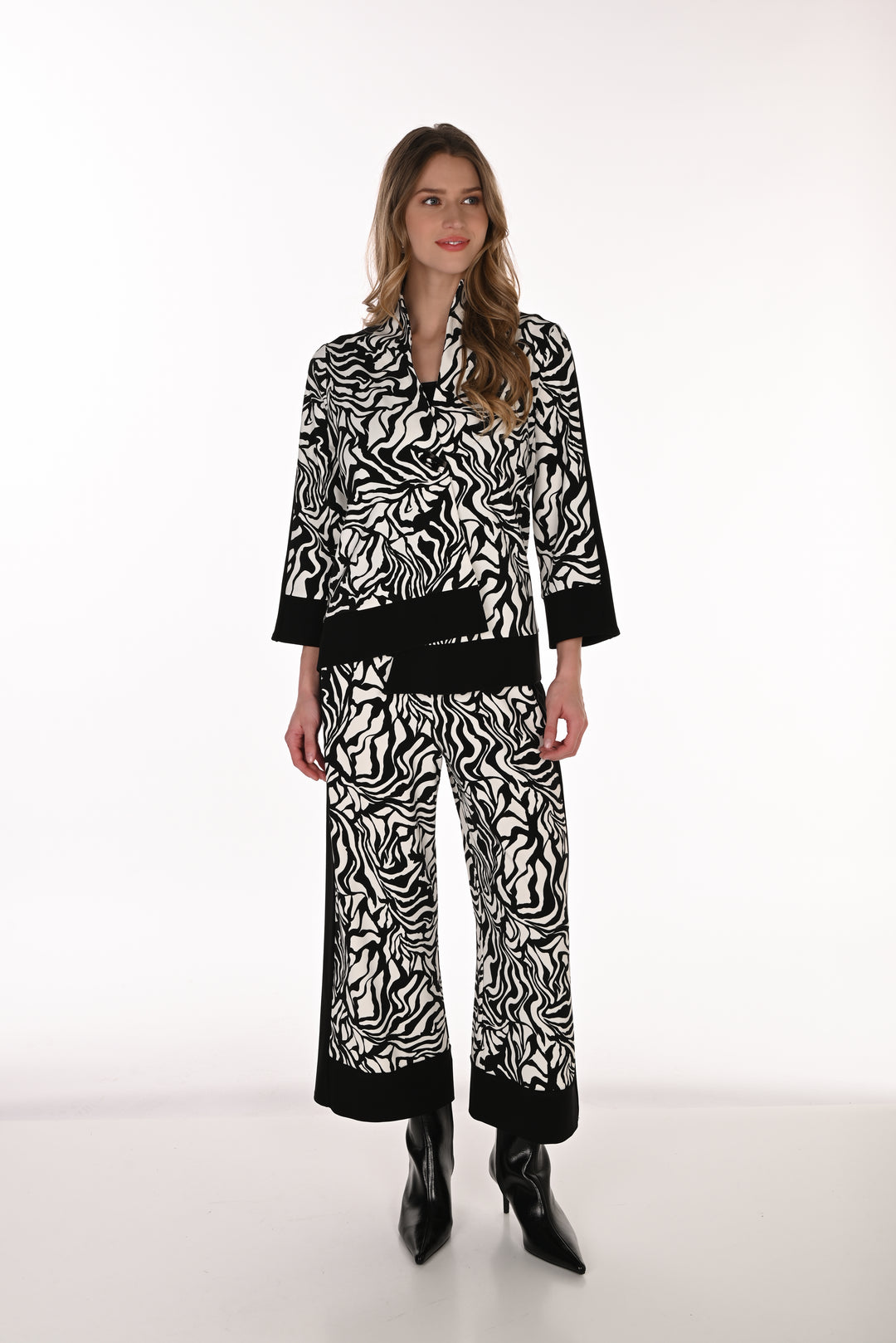 Frank Lyman Pant 263175