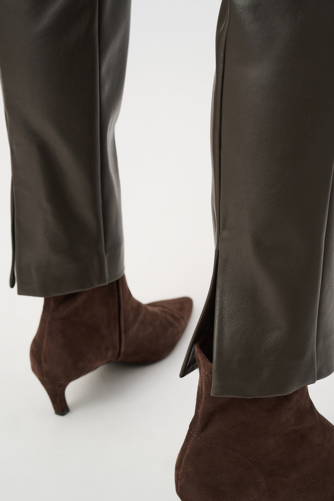 Bonded Leatherette Straight Pull-On Pants Style 263232