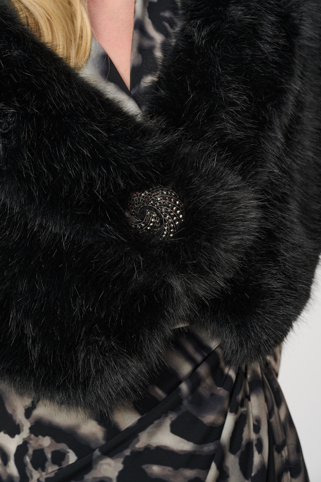 Faux Fur Shawl Collar Stole Style 263740