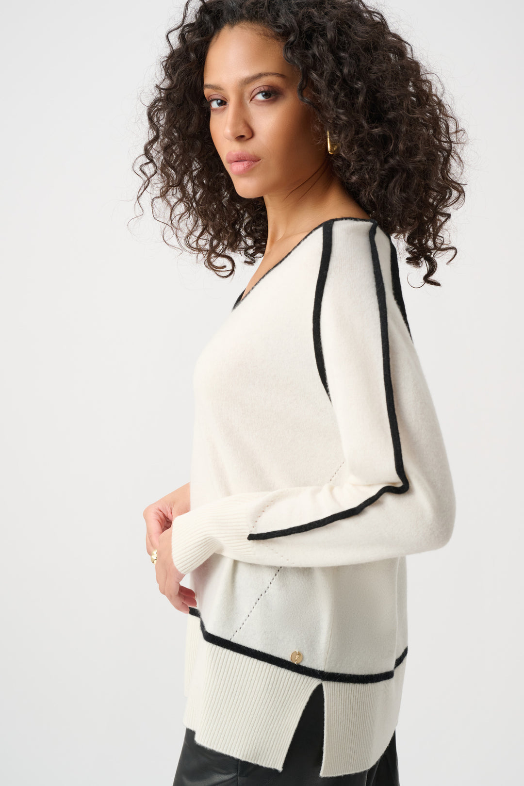 Cashmere And Wool Contrast trim Sweater Style 263941