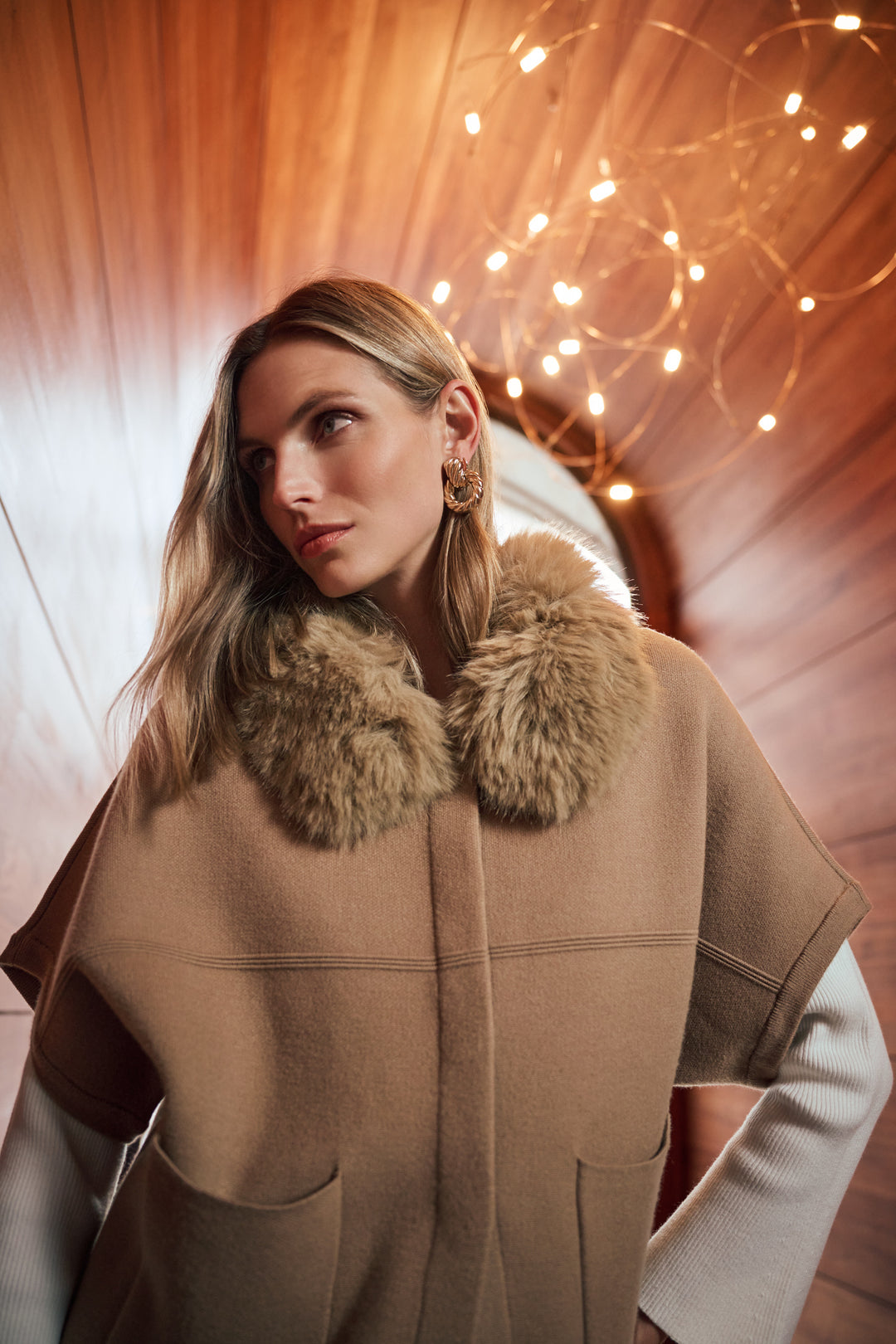 Sweater Knit Jacket With Detachable Faux Fur Collar Style 263949