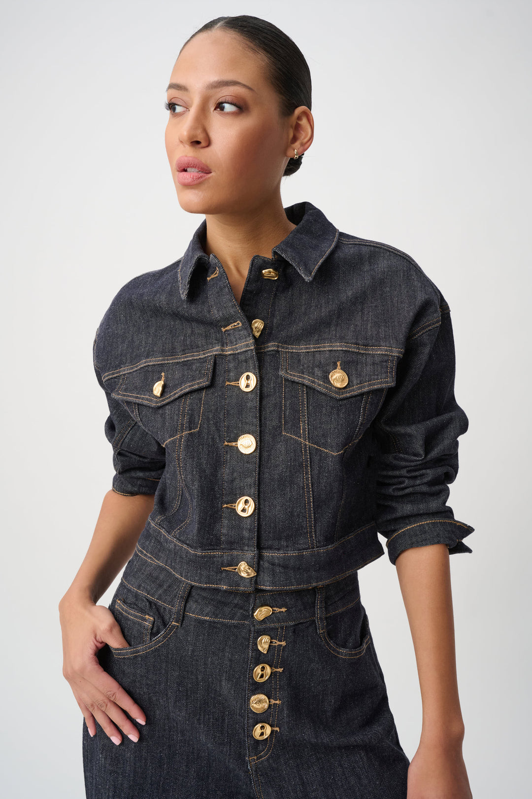 Statement Button Cropped Denim Jacket 264900