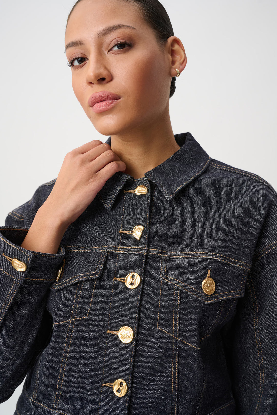 Statement Button Cropped Denim Jacket 264900