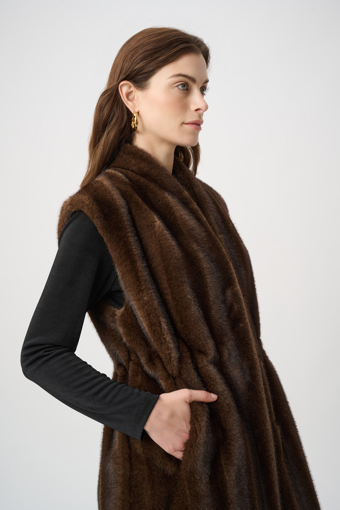 Straight Fit Faux Fur Vest 264911