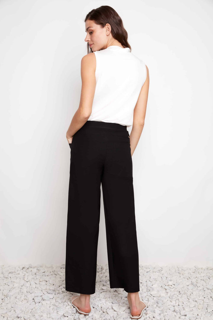 Techno Core Wide Leg Pant