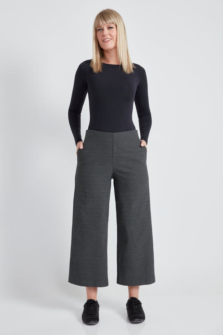 UP! Womens Crop Gaucho 69087
