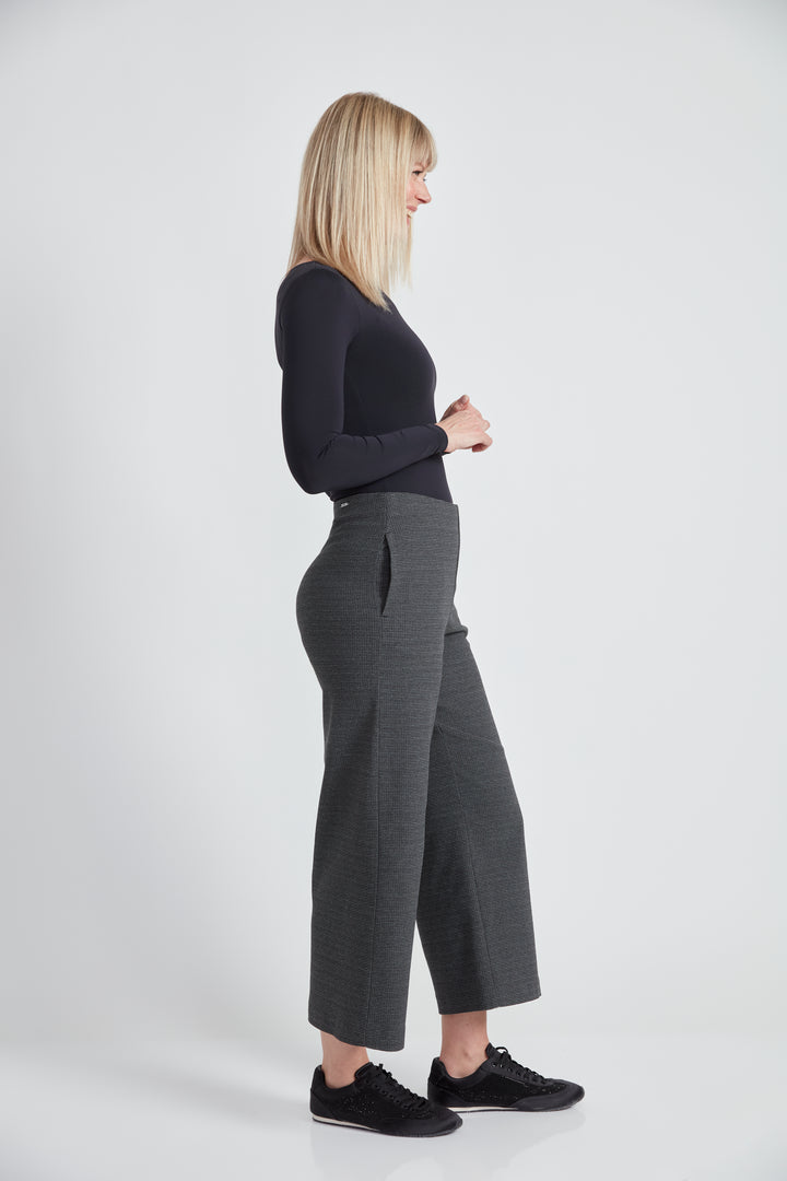 UP! Womens Crop Gaucho 69087