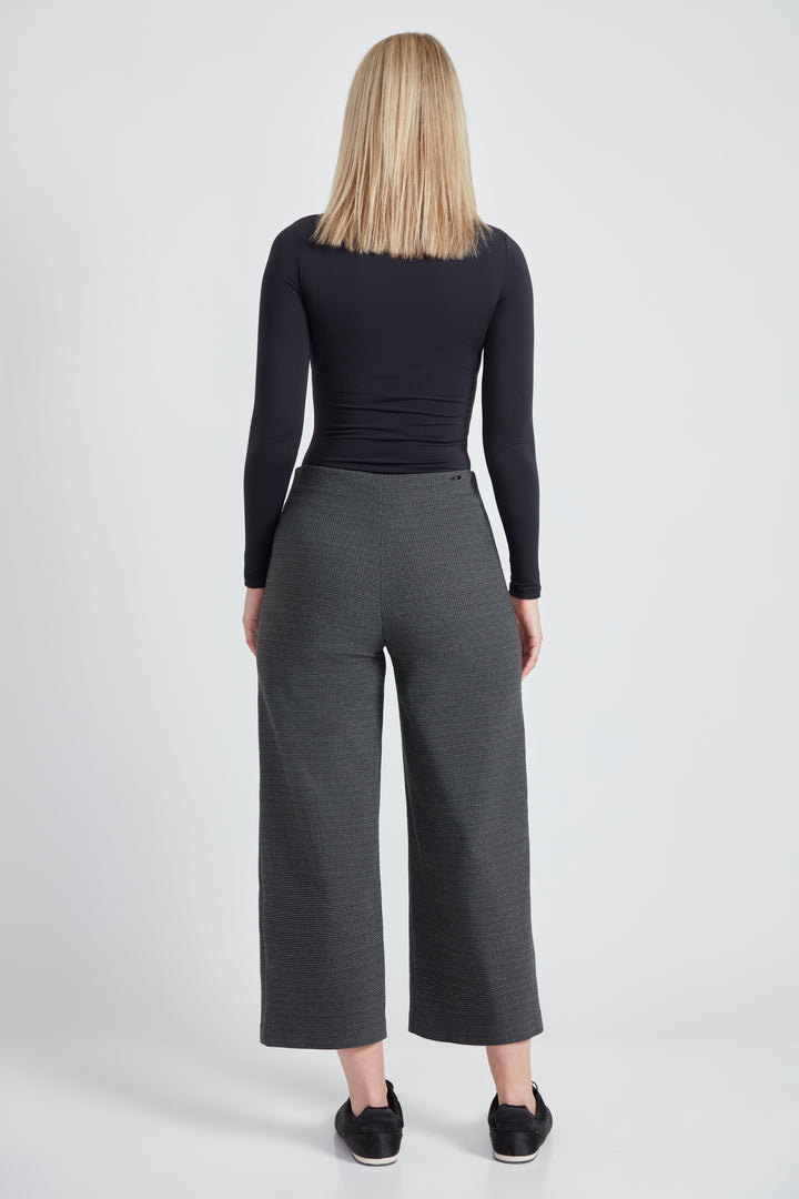 UP! Womens Crop Gaucho 69087