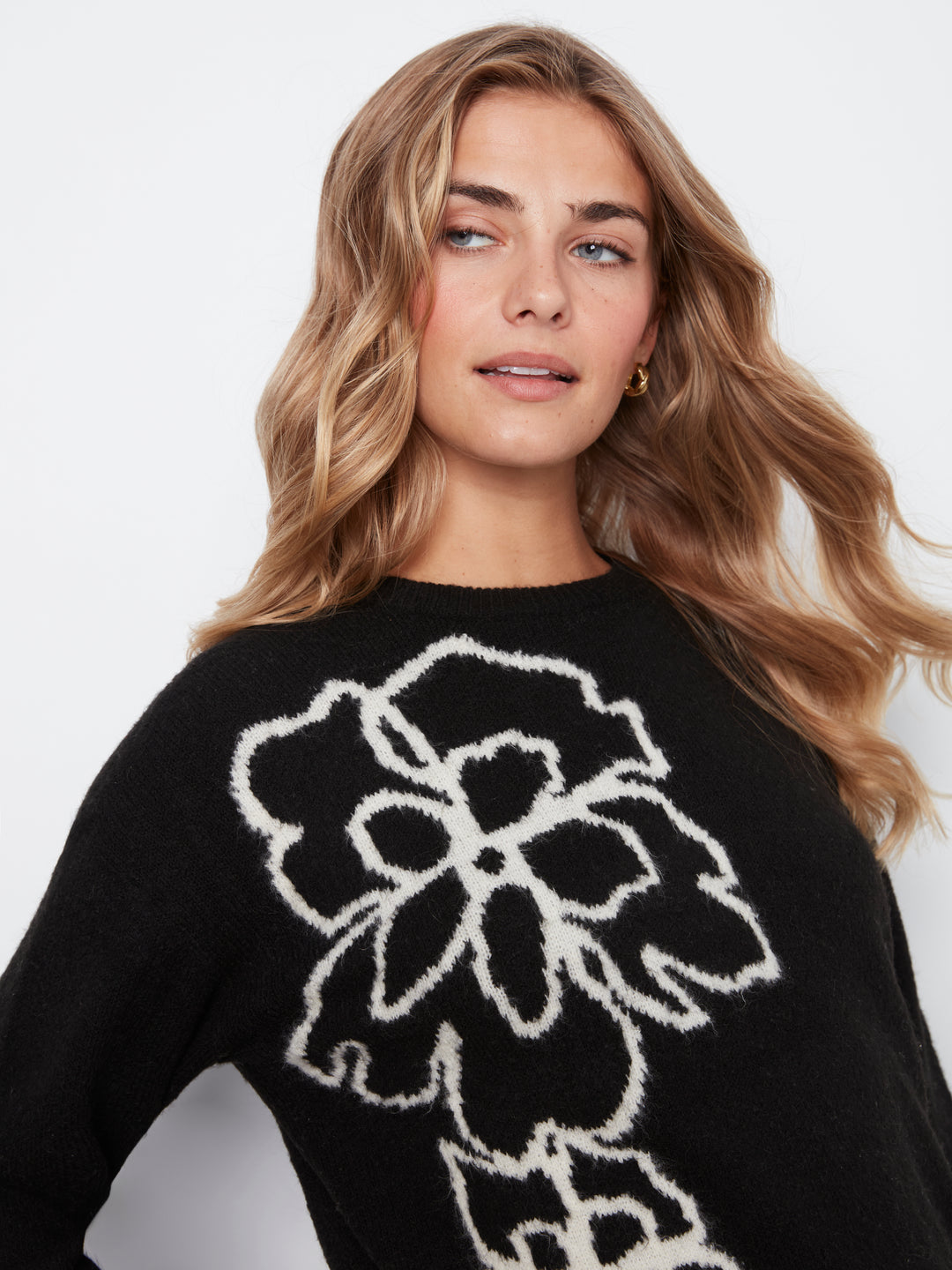 Long Sleeve Drop Shoulder Double Knit Intarsia Flower Sweater