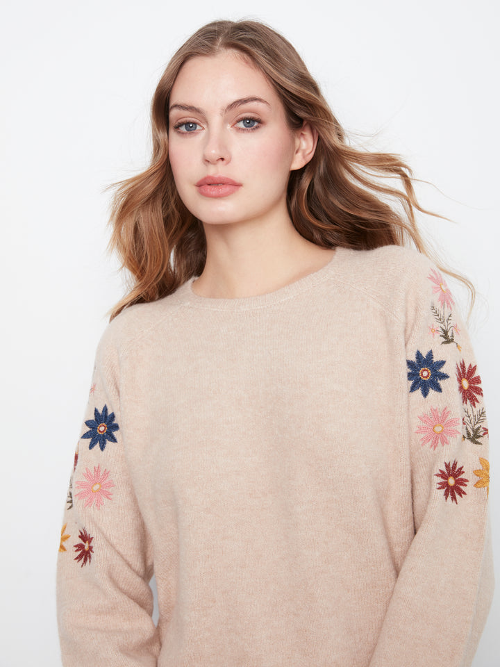 Long Sleeve Raglan Sweater w/ Embroidery