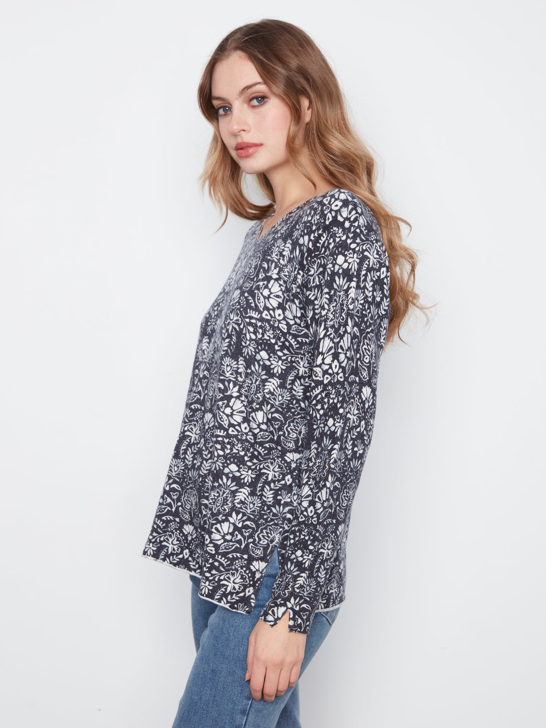 Printed Long Sleeve V Neck Sweater