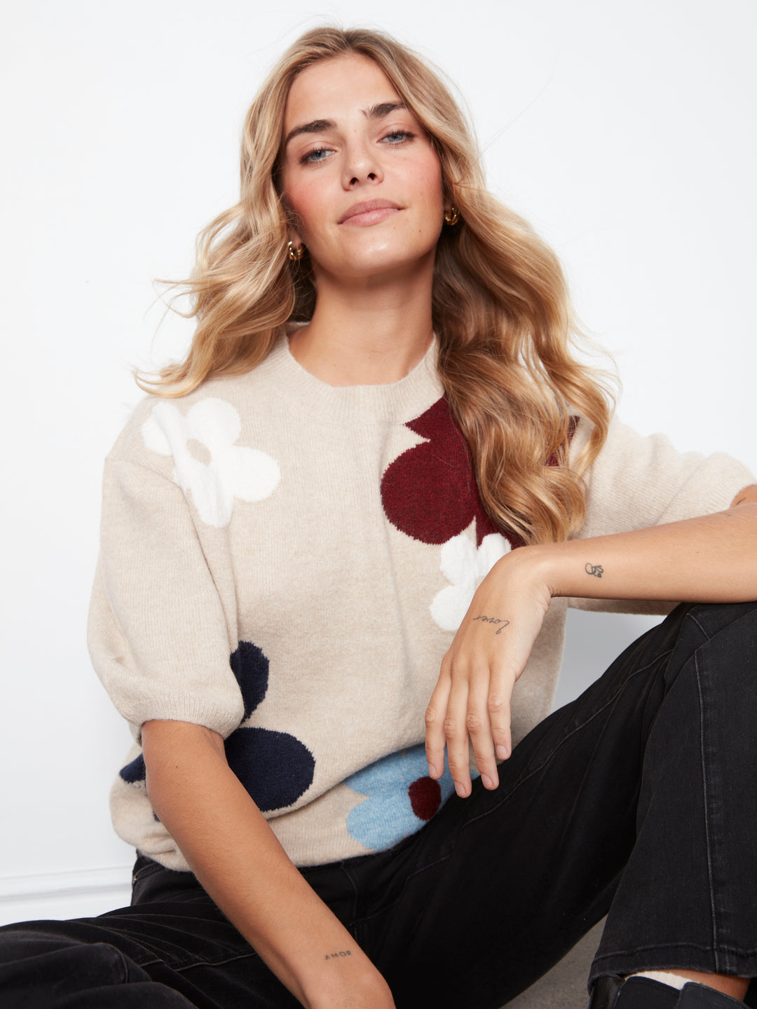 Elbow Sleeve Balloon Shape Jacquard Sweater