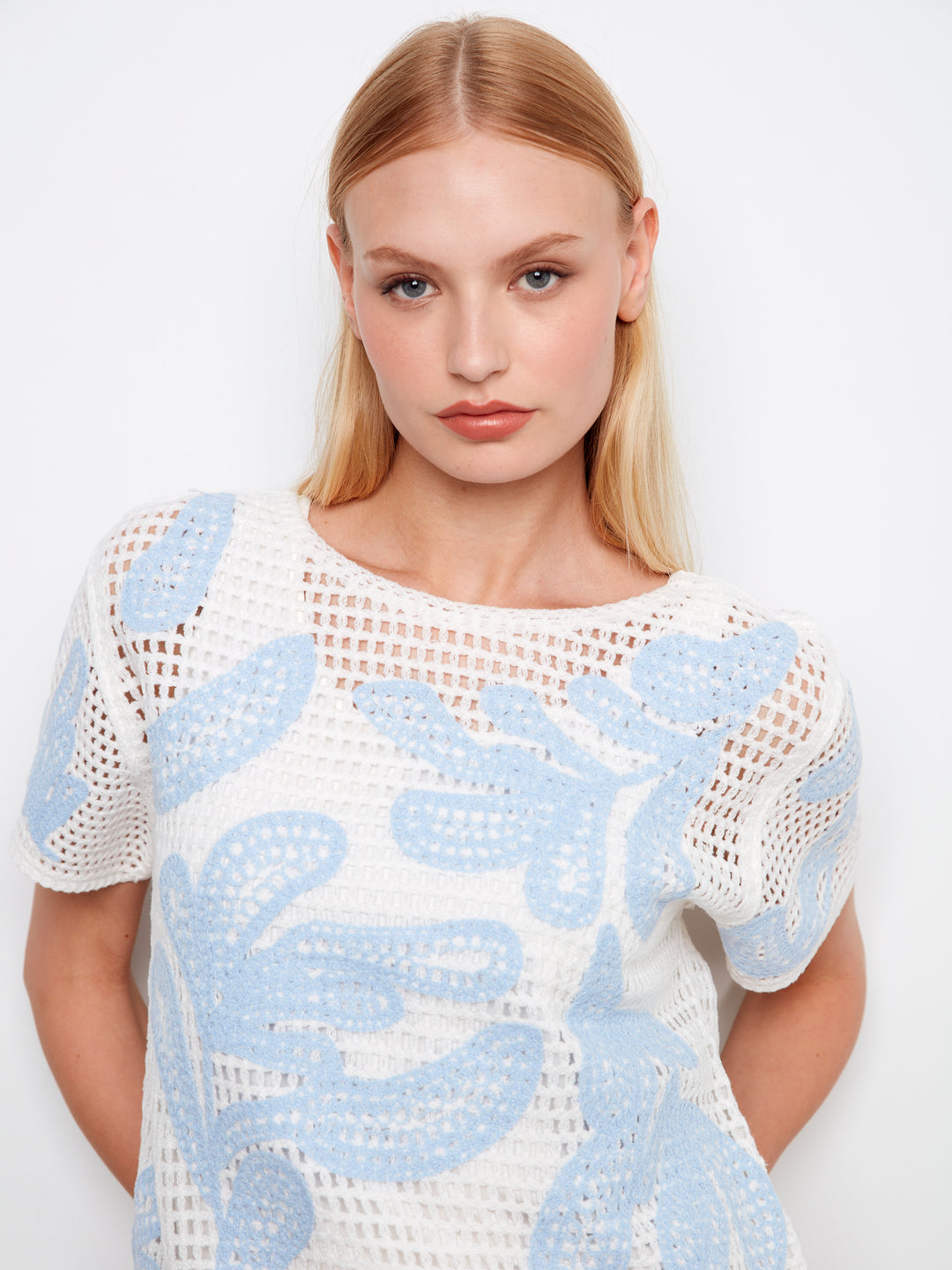 Short Sleeve Crochet Sweater With Leaves Pattern