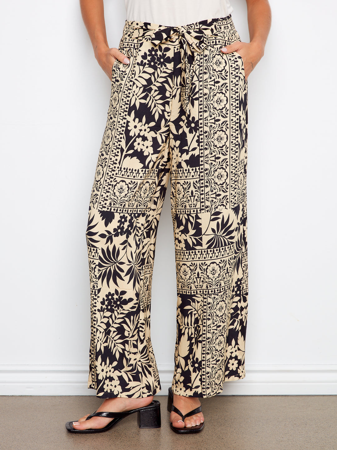 Printed Pant With Pockets And Self Belt Ties