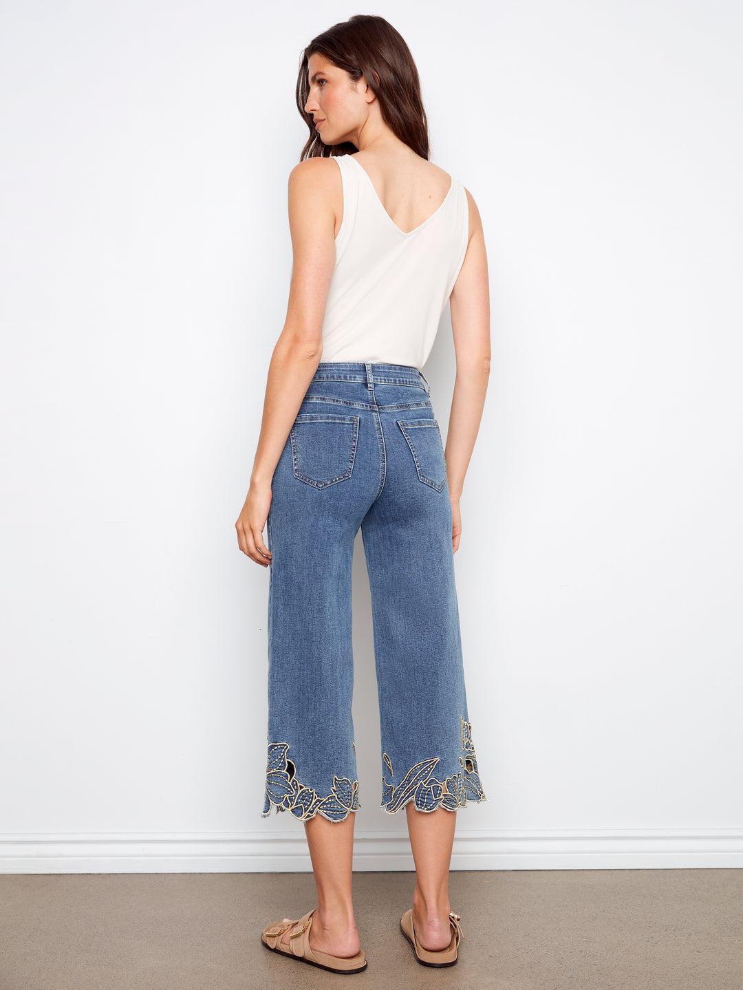 Cropped Wide Leg Stretch Denim Pants With Flower Embroidery At Hem